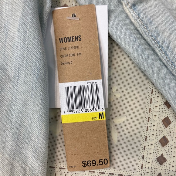 Dkny Women's Blue Button Down Shirt with Gradient Effect NWT - Picture 3 of 12